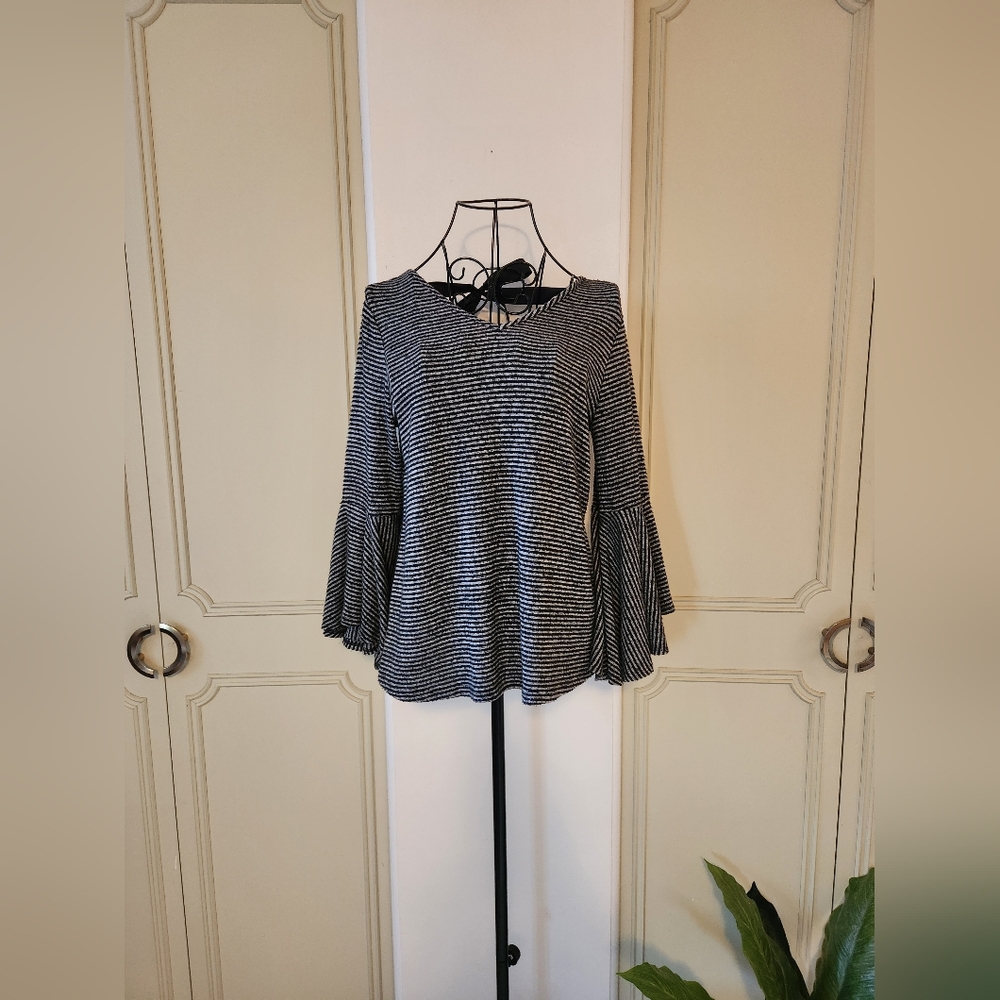 Striped Bell Sleeve Top Girls Size XL
